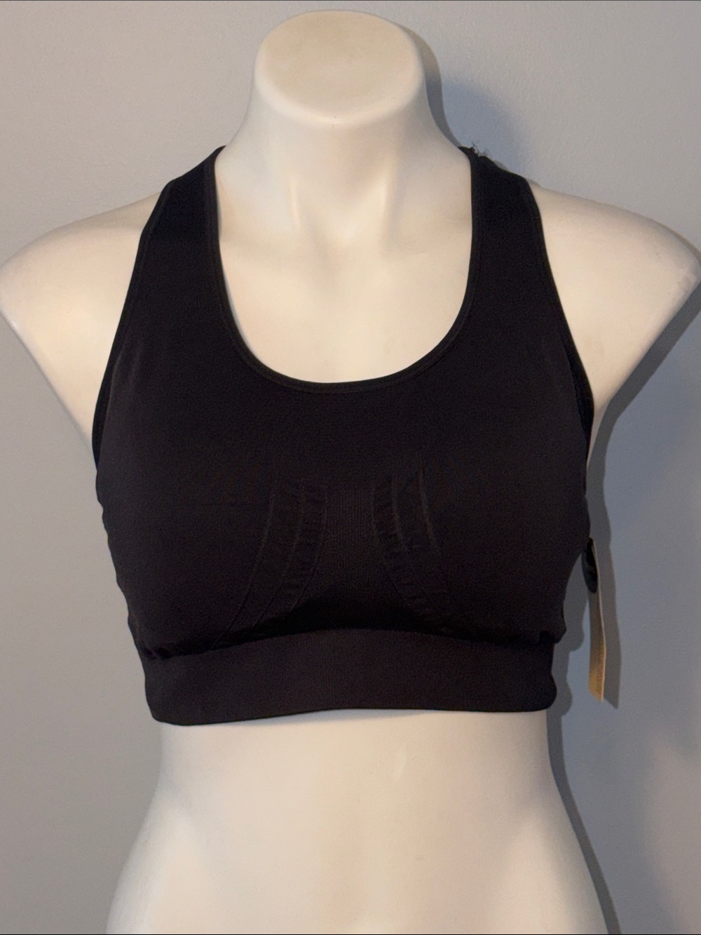 Truekind® Ladies NWT Seamless Racerback Sports Bra. Large. Black.